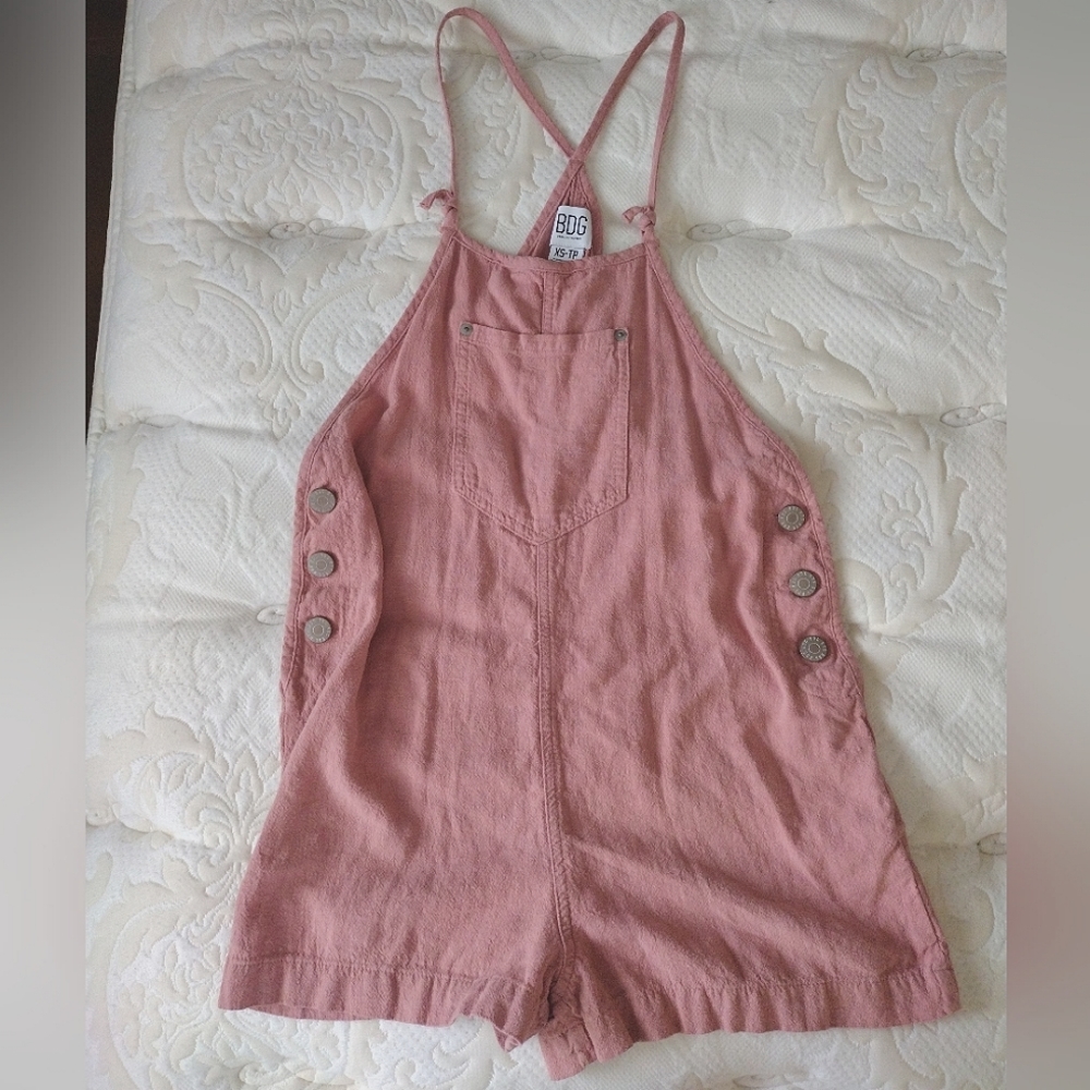 BDG Dusty Pink Bianca Shortall Overalls size XS EUC